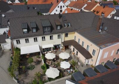 Lokal im Innenhof des Bäckerbräu